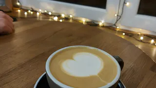 Ученые поставили точку: вот с какого возраста нельзя пить кофе с молоком - проверьте себя в списке 