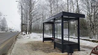 На остановке у ЦГБ в Коврове установили новый павильон и электронное табло