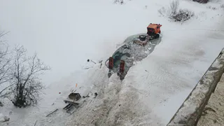 В Коми КамАЗ пробил ограждение и упал в реку