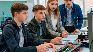 Многодетные семьи Коми смогут компенсировать до 50% оплаты учёбы в ссузах