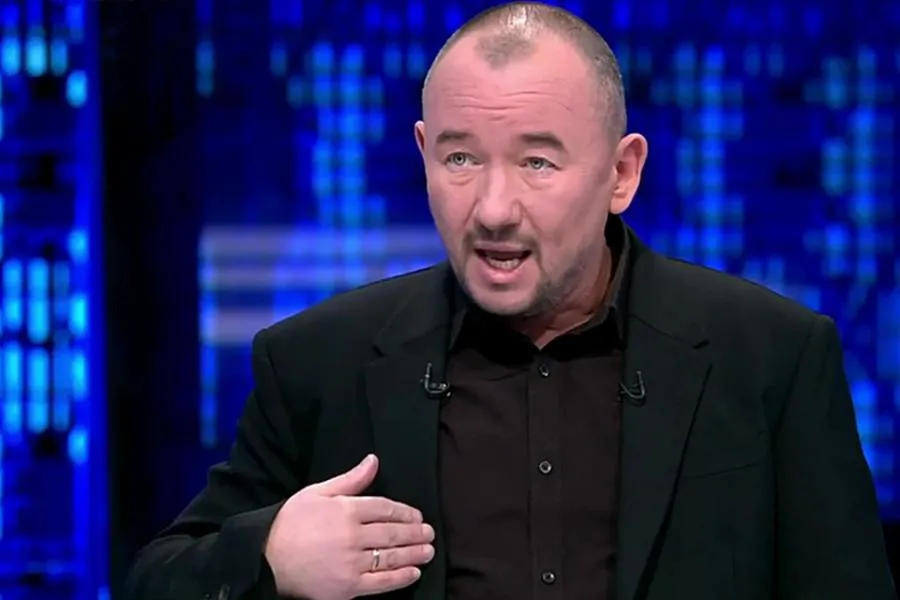 Надоевшего всем телеведущего просят убрать из эфира