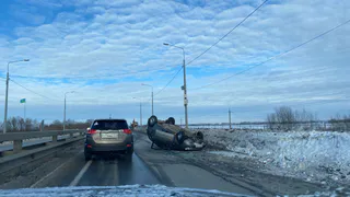 В Рязани на трассе опрокинулась машина