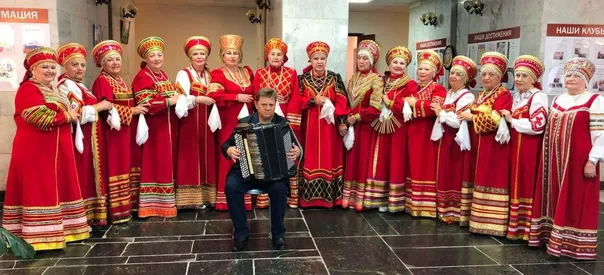 Хор русской песни "Уралочка" подарил пенсионерам Магнитогорска незабываемый вечер