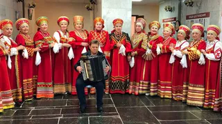 Хор русской песни "Уралочка" подарил пенсионерам Магнитогорска незабываемый вечер