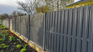 С 20 апреля полностью запретят устанавливать заборы на даче: их придется демонтировать