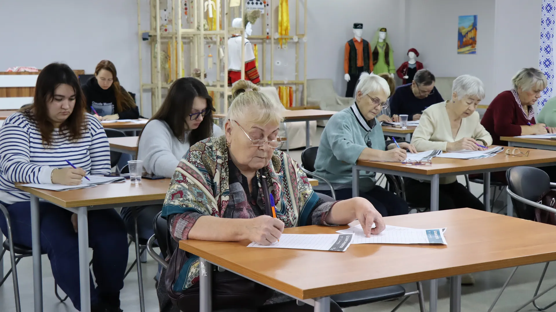 Жители Коми проверили знания о культуре народов России в этнографическом диктанте