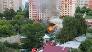 Пожар в районе Горрощи в Рязани. Видео и подробности от очевидцев