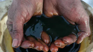 Укравшим из трубопровода в Коми нефть на 295 млн рублей огласили приговор