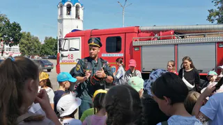В рамках акции "Безопасные каникулы" отдыхающие вязниковских школьных лагерей посетили пожарную часть
