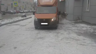 На улице Новаторов в Рязани водитель грузовика наехал на 66-летнюю пенсионерку