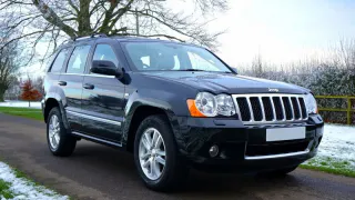 5 лет торговал на обочине за копейки, пока к столу не подъехал водитель на внушительном чёрном джипе и не дал один совет