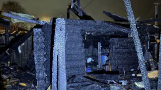 Пламя проверило Коми на прочность: 23 спасателя участвовали в тушении трех бытовых пожаров