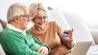 В России могут ввести контроль за денежными переводами пенсионеров