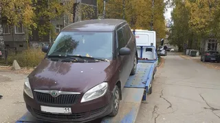 В Коми арестовали два автомобиля должницы по кредитам