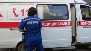 В Челябинской области ребенок провалился в открытый коммунальщиками колодец