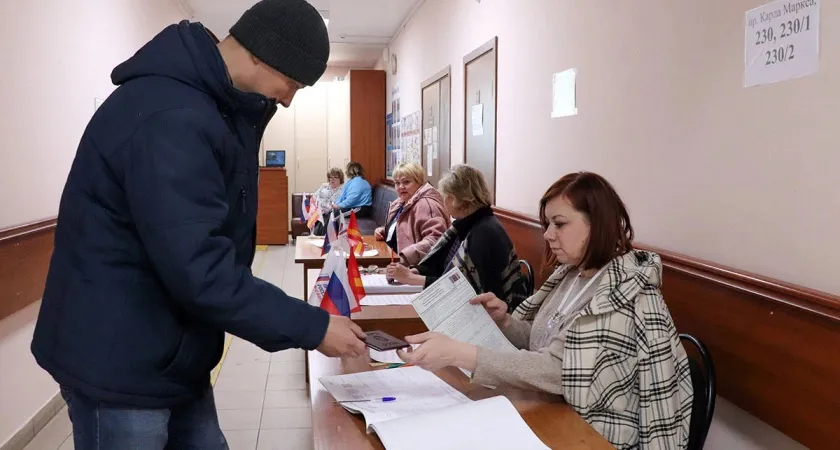 Поджоги и петарды: в отношении нарушителей на выборах президента России возбудили уголовные дела