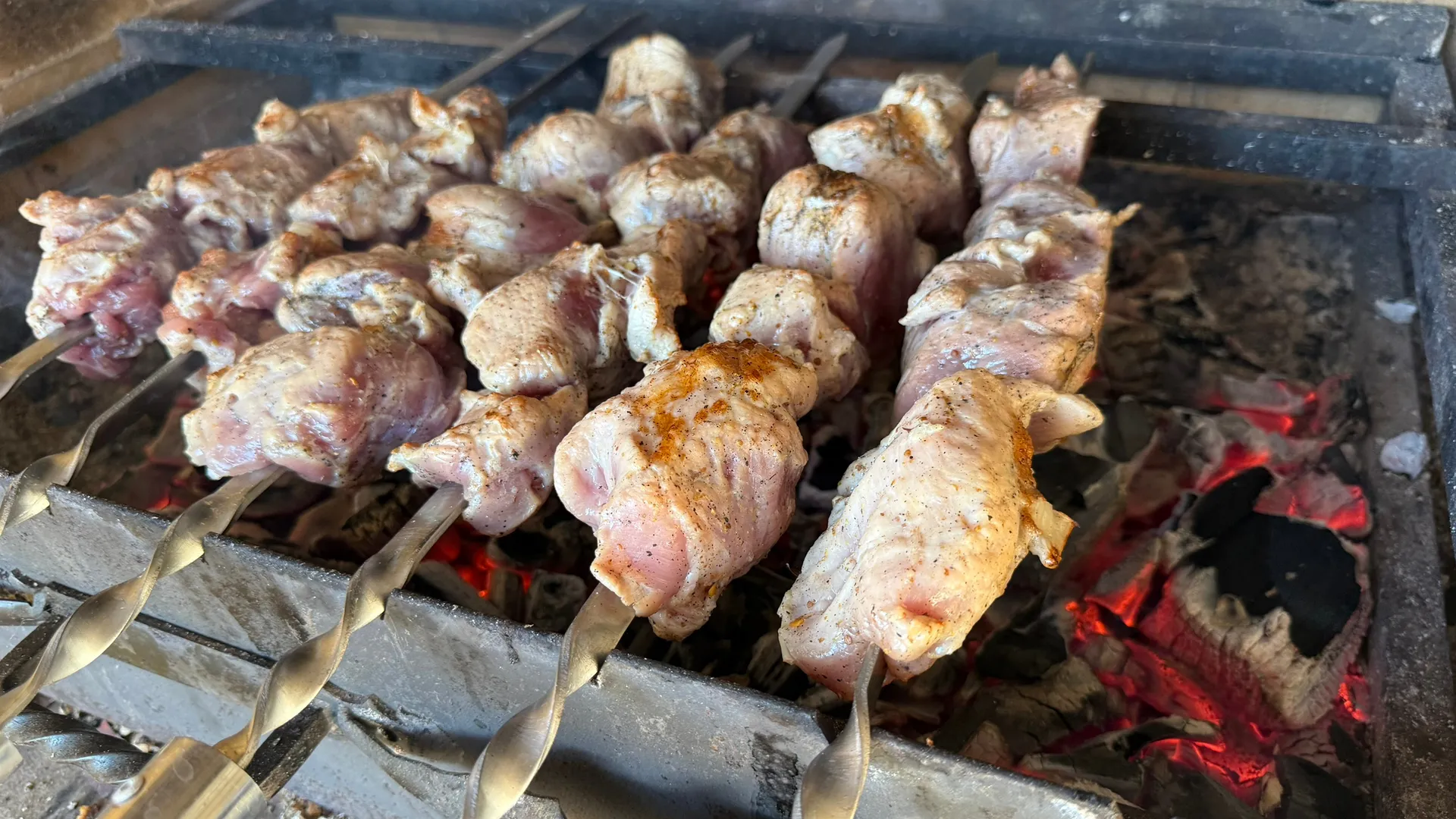 Как выбрать мясо для шашлыка в Рязани: советы Роспотребнадзора по маринаду и свежести