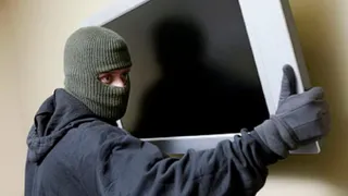 Пьяный брянец украл у соседа по общежитию телевизор за 9 тысяч рублей