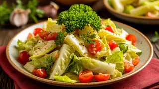 Сочный и сытный салат с пекинской капустой "Нежность": такой вкусный, что домашние требуют готовить его 2 раза в день