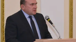 В Брянской области глава района арендует автомобиль за бюджетные деньги