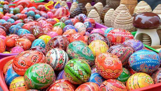 На площади Победы в Рязани заработала пасхальная ярмарка