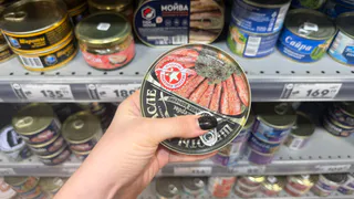 Решает всего одна буква — вот что отличает хорошие консервы "Доброфлот" от плохих — рассказываю, как определять качество на глаз