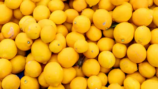 Сварите лимон и выпейте эту воду натощак: на утро вы удивитесь своему отражению в зеркале