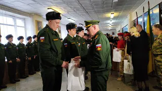 17 октября в Пензе торжественно отправили призывников на несение срочной службы