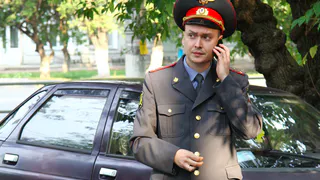 Как-бы вот... На востоке Москвы неизвестный искусал Сергея Есенина...