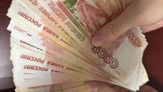 Эксперт Михаил Хазин заявил, что из-за этой ошибки россияне могут лишиться всех своих денег – каких действий избегать