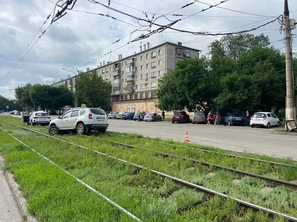 Авария в Магнитогорске: водитель "Киа Рио" устроила двойное ДТП из-за плохого самочувствия