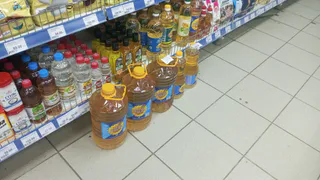 Это масло берите по 3 бутылки разом: в Роскачестве назвали лучшие бренды подсолнечного масла для блинов на Масленицу
