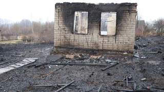 Неосторожность пенсионера: в Рязанской области сгорели 4 дачных дома