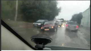 Из-за вчерашнего провала асфальта на улице Чкалова изменились маршруты двух троллейбусов