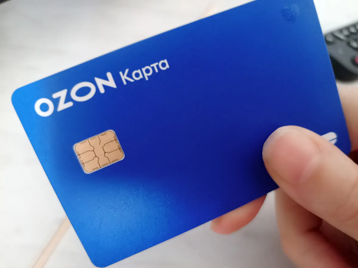 "Крупные суммы хранить нельзя": россиянам посоветовали снимать "большие деньги" с карты