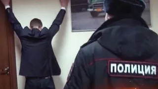 Пытаясь освободить родственника из-под ареста, житель Брянска лишился солидной суммы