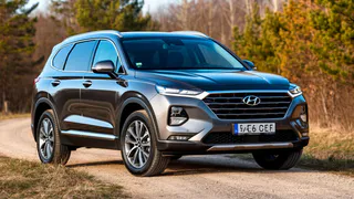 Потратил 2,8 млн на Hyundai Santa Fe вместо BMW X5 — и теперь не понимаю, зачем переплачивал за «премиум»