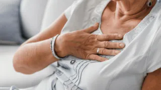 Названа нестандартная причина аритмии и одышки