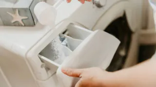 Менее известные стиральные порошки, которые легко отстирают самые сложные пятна