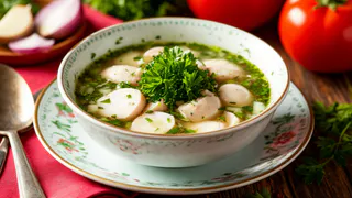 Окрошка по-барски, такую мало кто готовит. Все лето едим только так и никак по-другому