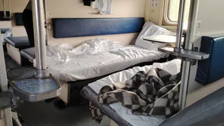 Купила дневное СВ, чтобы отдохнуть, но попутчик сделал из купе офис