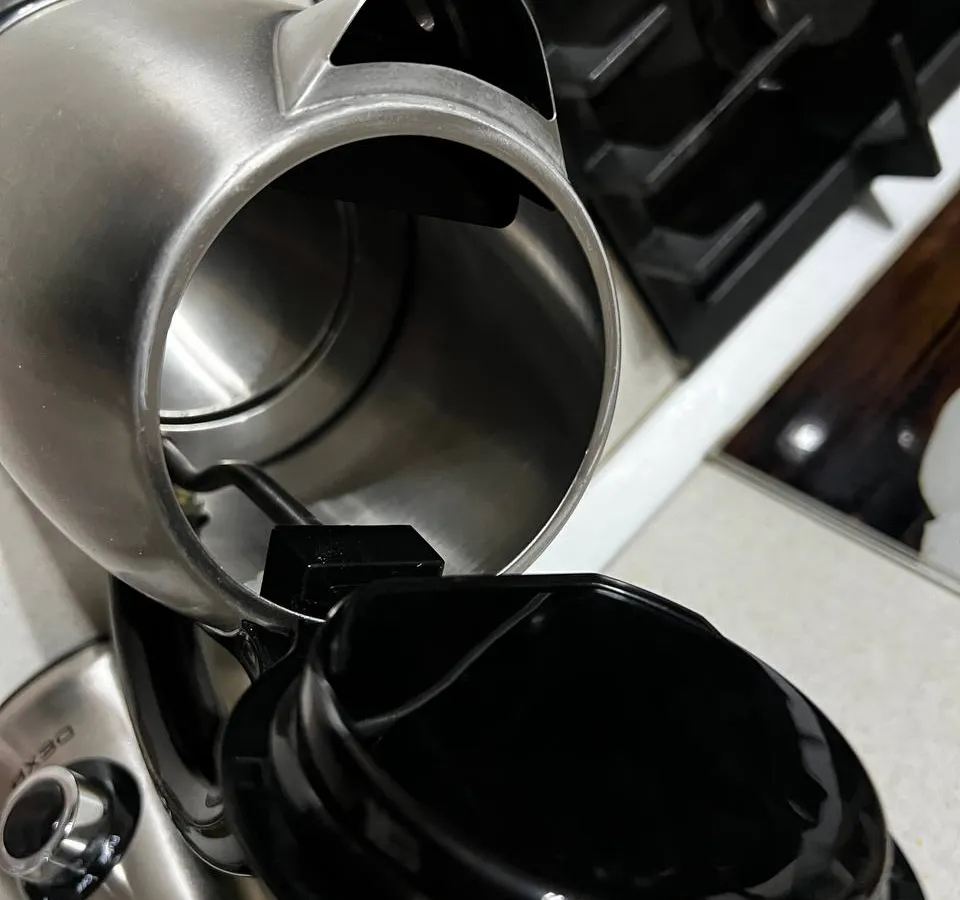 Чайник вмиг очистится от старой накипи: решите надоевшую проблему кожурой одного из овощей