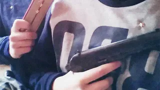 Стрельба в Пскове: пользователи сети сомневаются в версии самоубийства двух 15-летних подростков