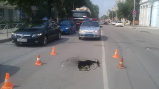Автоэксперт: Асфальт в Рязани проваливается из-за проблем с водопроводом