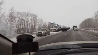 За два дня снегопада резко увеличилась аварийность, есть погибшие