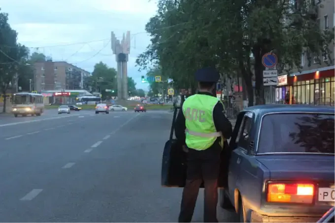 С 7 июня у выехавших за город будут изымать права: водителей ждет новый сюрприз