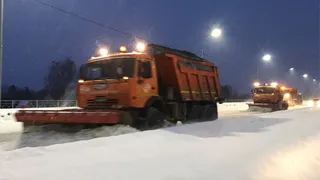 40 единиц техники расчищают улицы Брянска