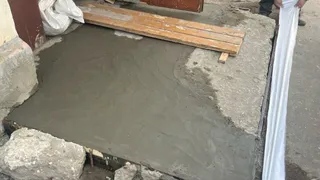 Во Владимире жильцы дома через прокуратуру добились ремонта ступеней у подъезда