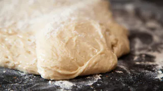 Дрожжи в шоке: всего два секрета – и тесто выпрыгивает из чаши за 25 минут - пышное и воздушное