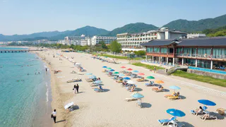 "Всё круто, но общаться с местными запрещали": туристка из России — о новом курорте в КНДР